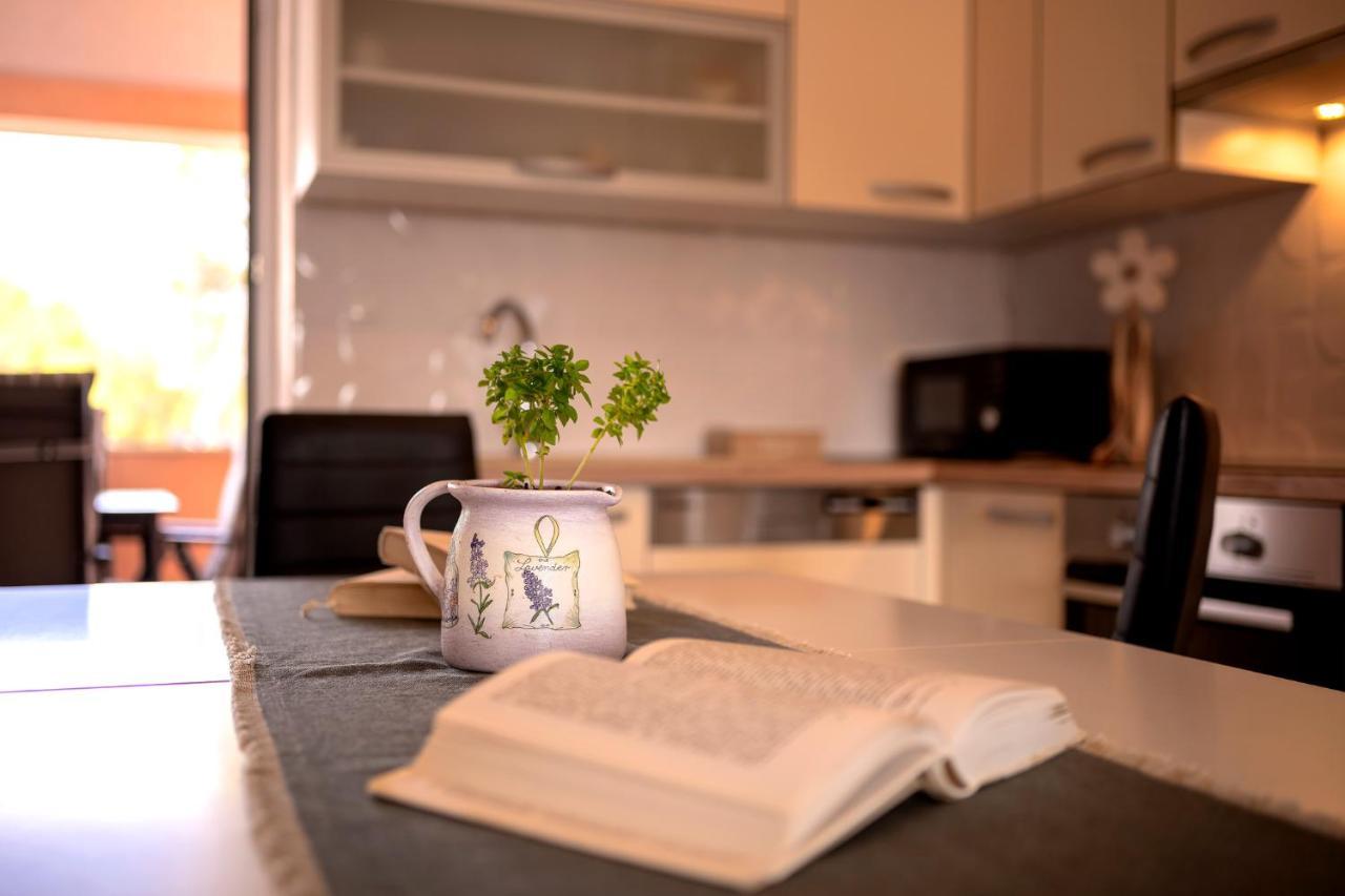 Guest House Marinna Врбоска Экстерьер фото
