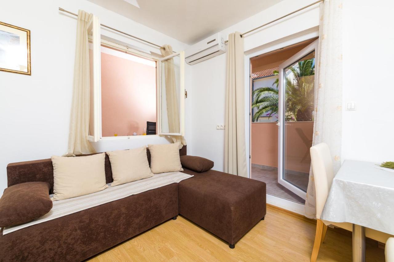 Guest House Marinna Врбоска Экстерьер фото